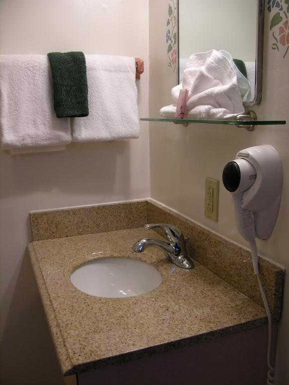 Bay Top Motel Weirs Beach Bagian luar foto