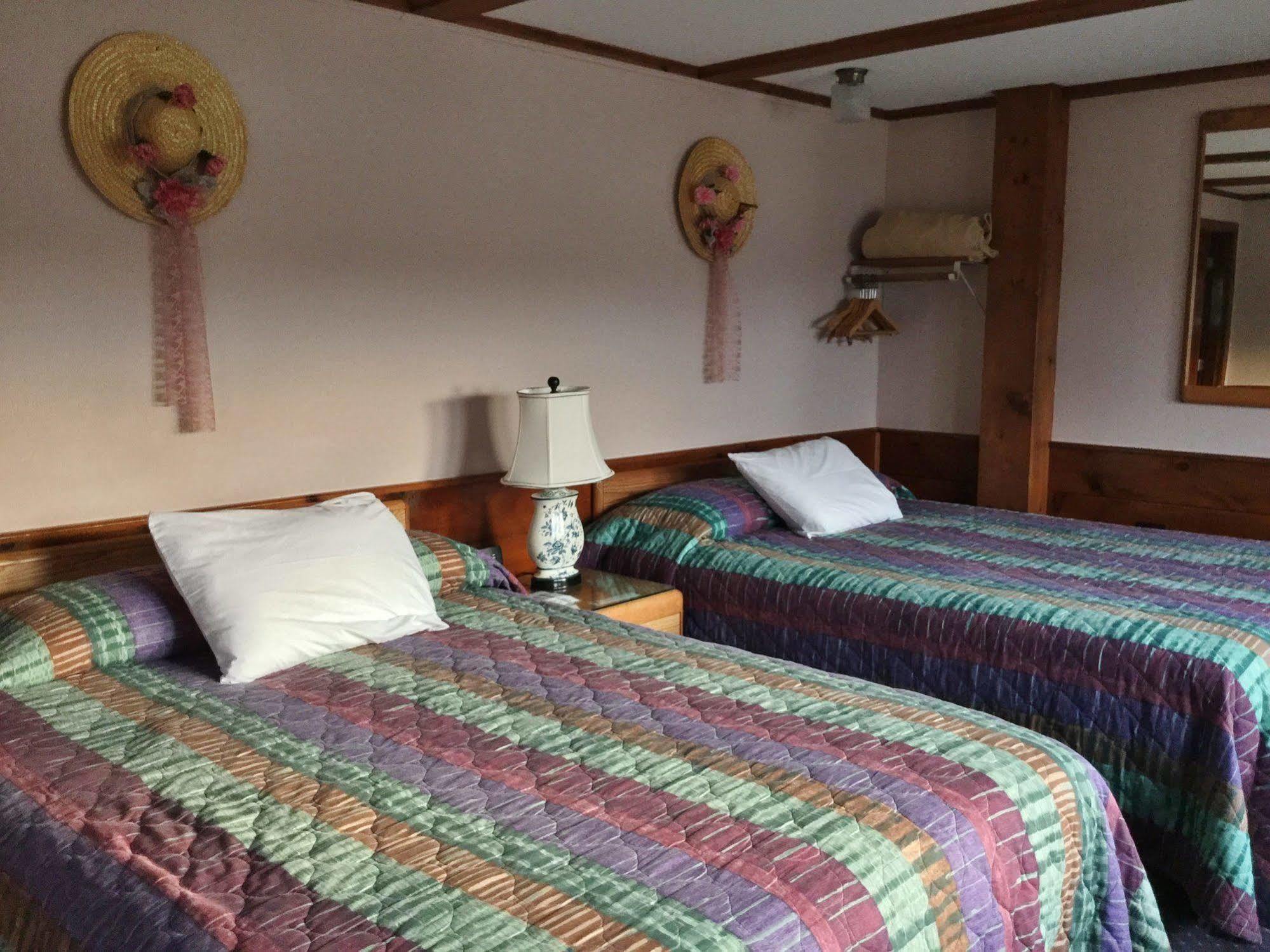 Bay Top Motel Weirs Beach Bagian luar foto