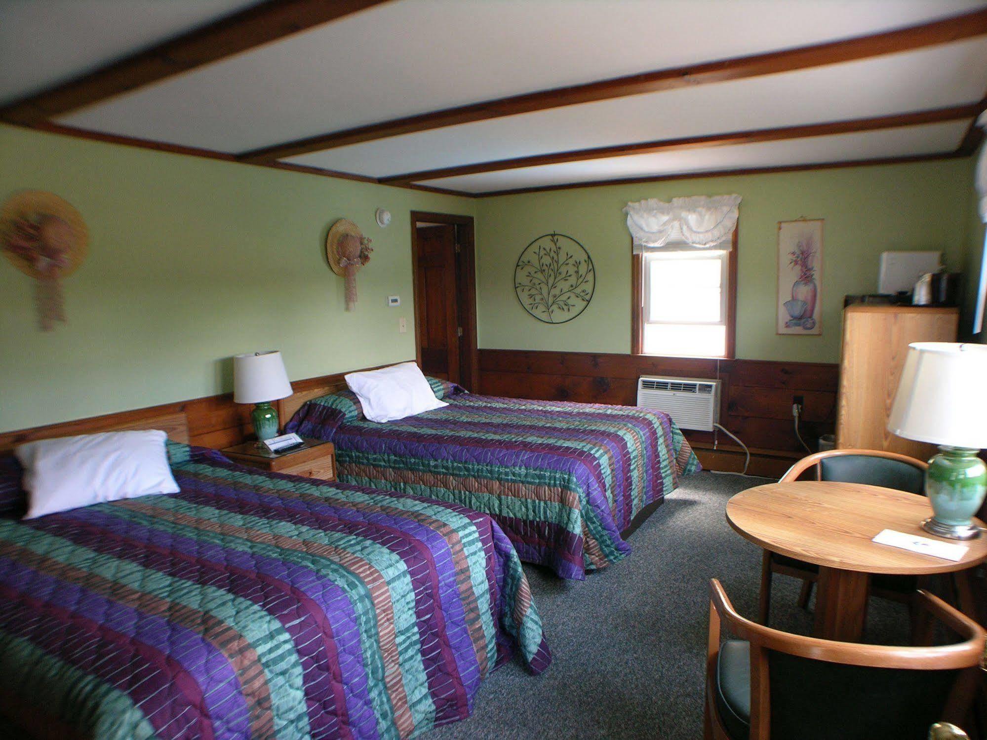 Bay Top Motel Weirs Beach Bagian luar foto