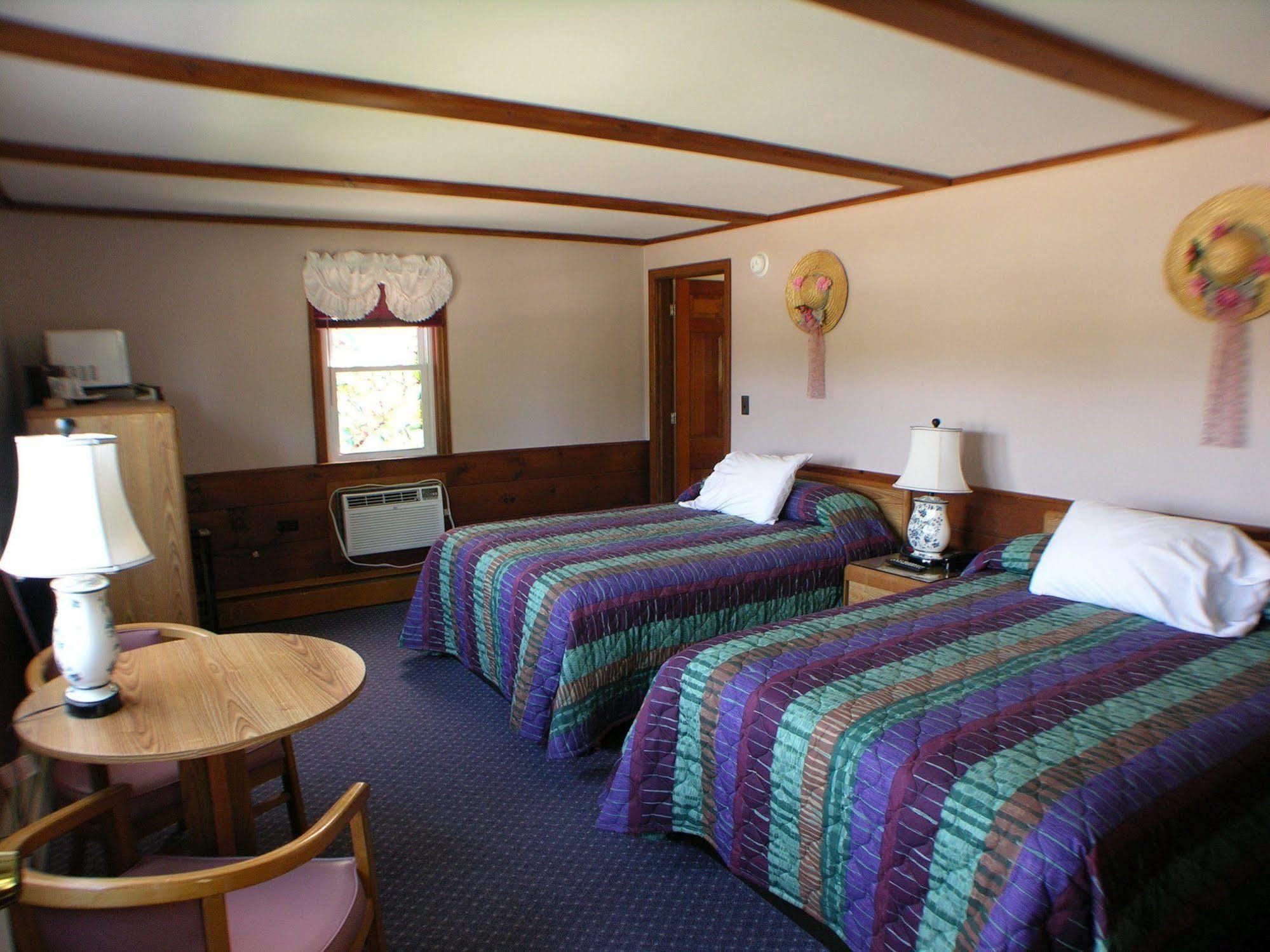 Bay Top Motel Weirs Beach Bagian luar foto