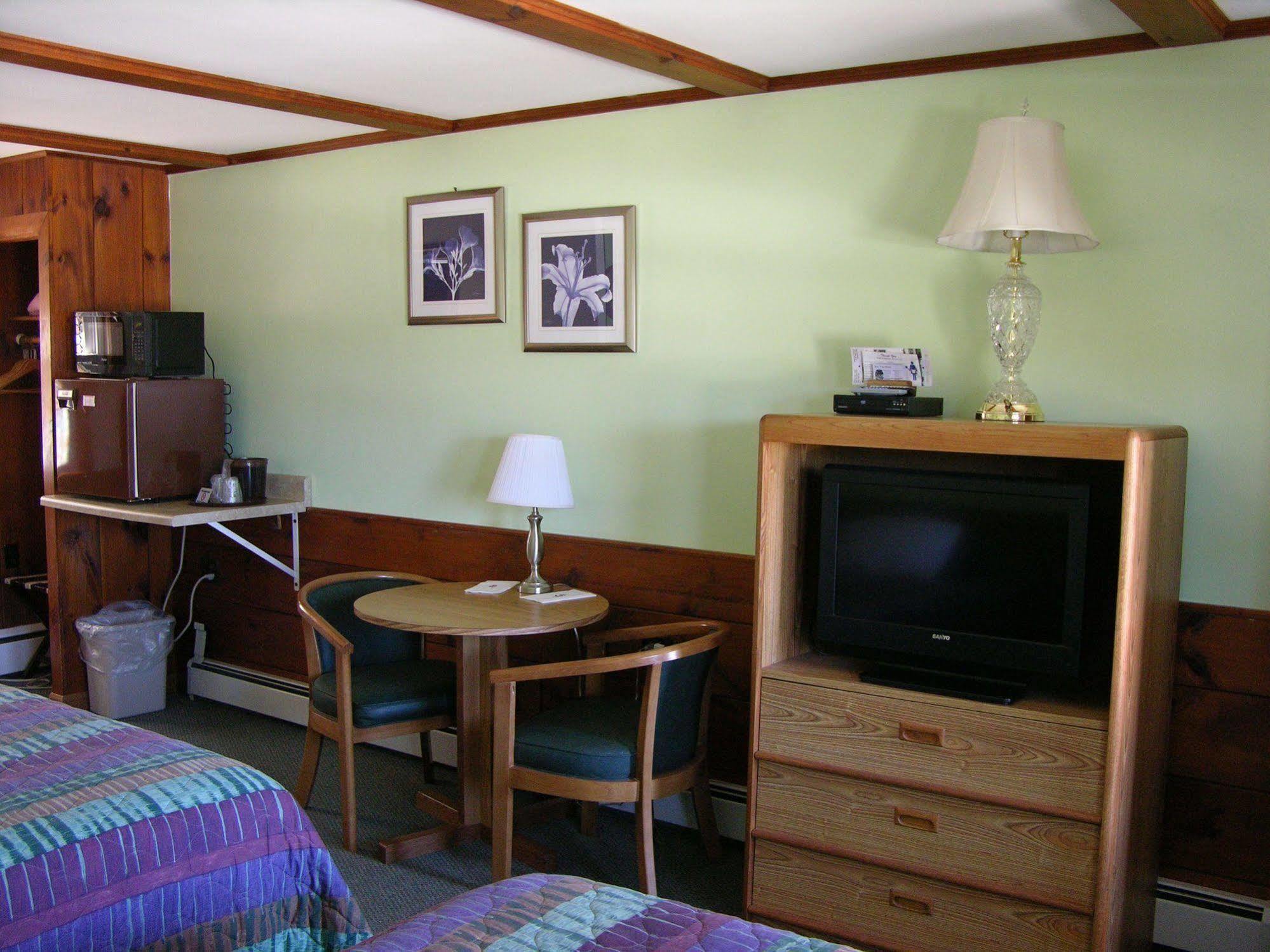 Bay Top Motel Weirs Beach Bagian luar foto