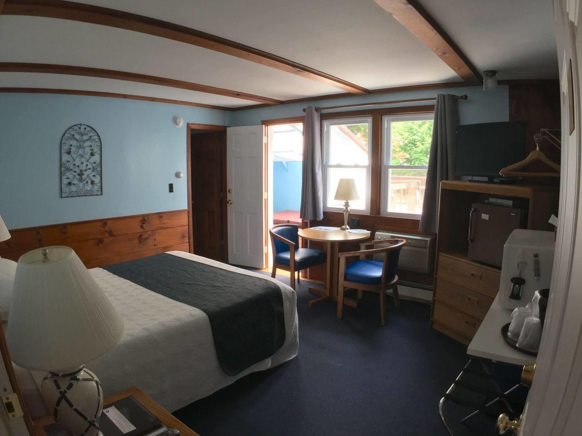 Bay Top Motel Weirs Beach Bagian luar foto
