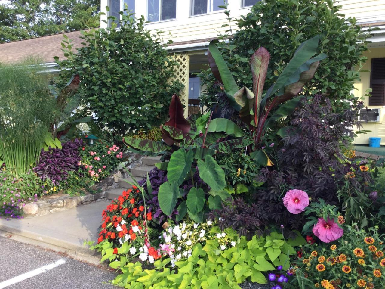 Bay Top Motel Weirs Beach Bagian luar foto